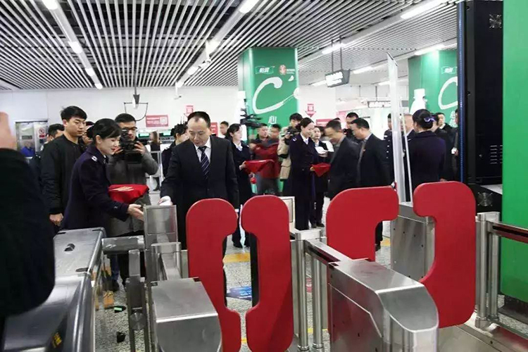 再下一城！廣電運(yùn)通互聯(lián)網(wǎng)檢售票終端設(shè)備在長沙地鐵正式上線